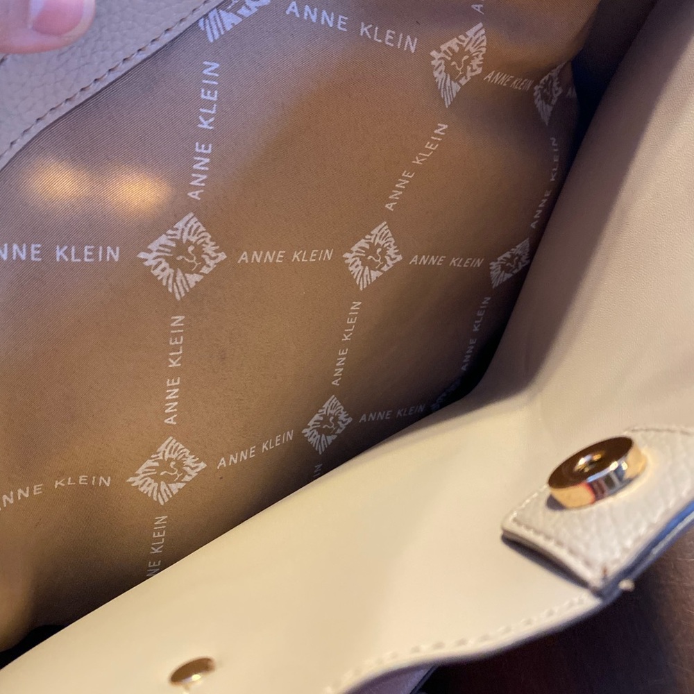3 piece set! Anne Kline Elegant Cream Tote, Clutch and Cardholder Set - Picture 3 of 9